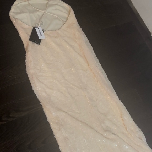 4th Reckless: selling brand new evening dress - Picture 6 of 6